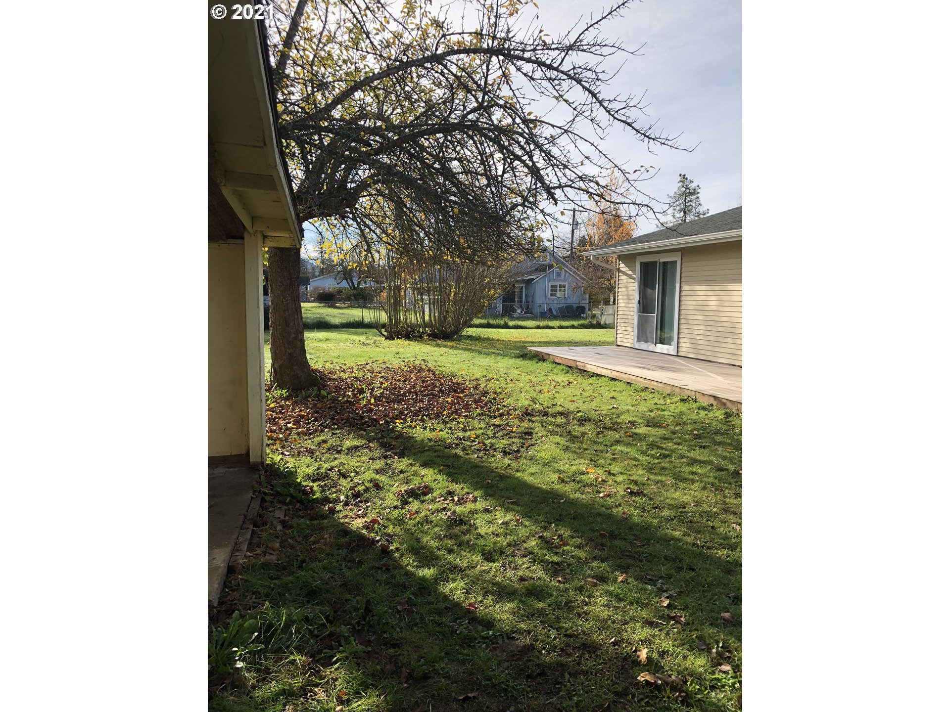 415 38th Street Springfield, OR 97478 - Photo 17 of 17 a view of a house with a yard