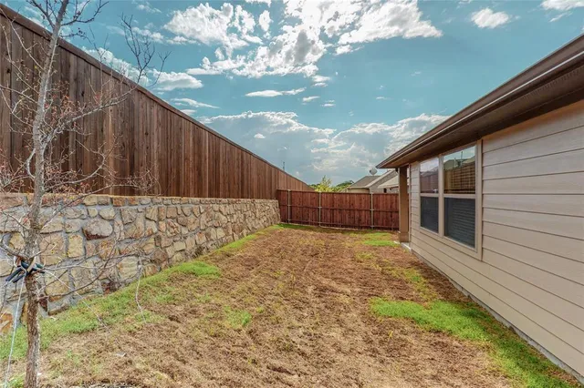 $2,585 | 272 Tallgrass Drive, Lavon, TX 75166