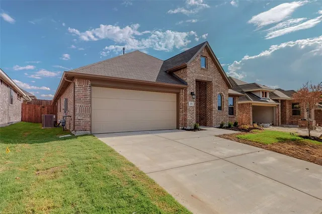 $2,585 | 272 Tallgrass Drive, Lavon, TX 75166