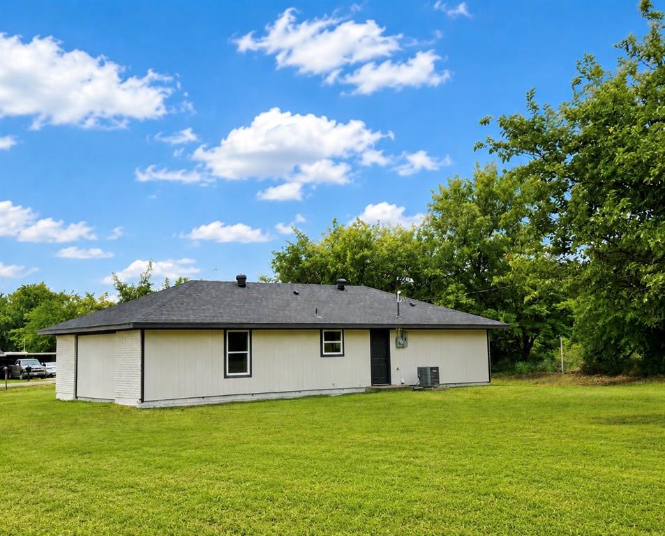 105 Paige Street Weatherford, TX 76088 - Photo 3 of 26