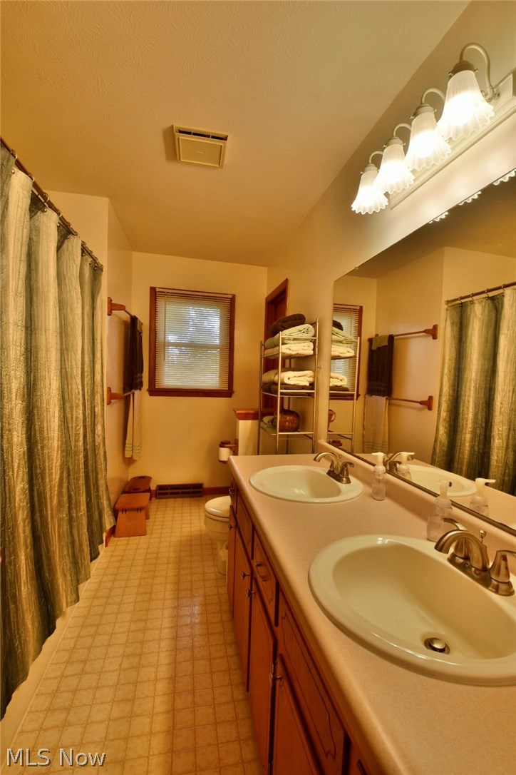 13261 Diagonal Road Salem, OH 44460 - Photo 13 of 18 Gallery Image 13