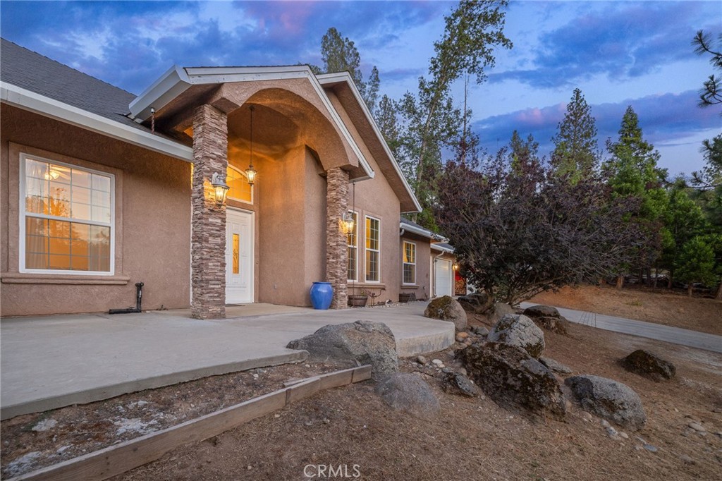 36919 Deer Path Circle Coarsegold, CA 93614 - Photo 4 of 69