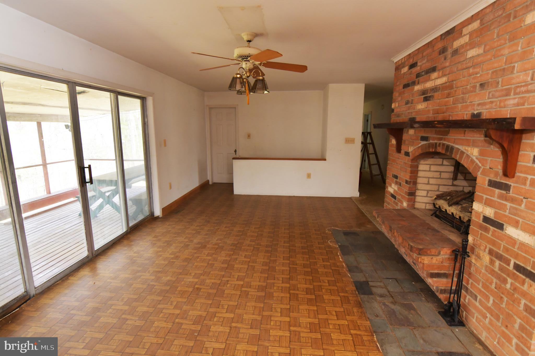136 Ash Road Front Royal, VA 22630 - Photo 15 of 52 Family room