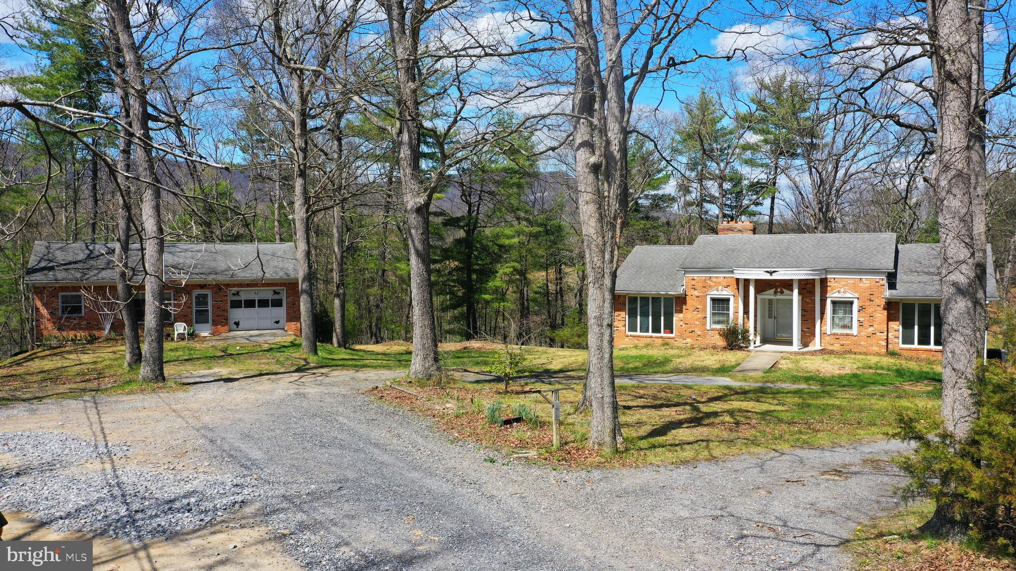 136 Ash Road Front Royal, VA 22630 - Photo 3 of 52 Garage and house