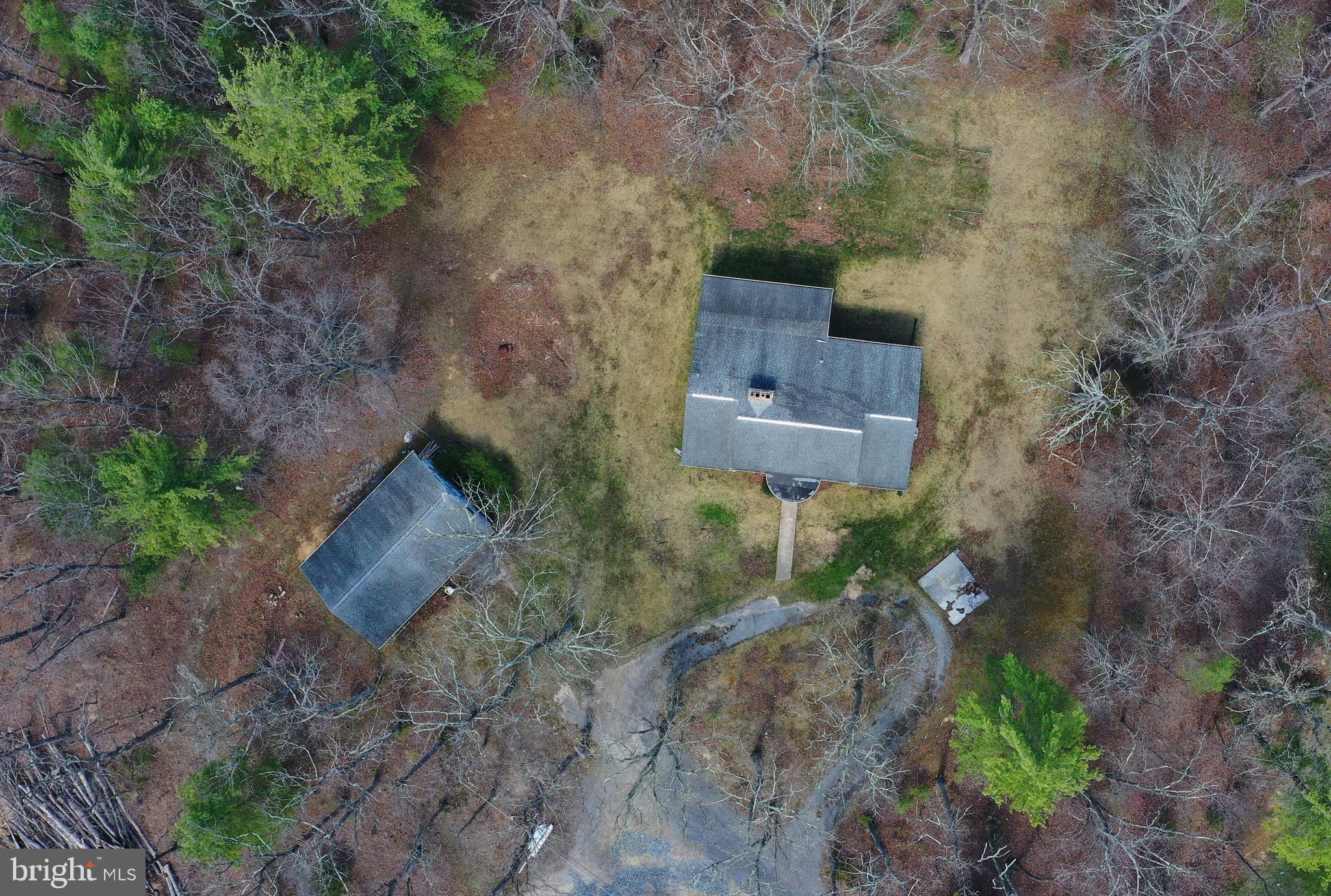 136 Ash Road Front Royal, VA 22630 - Photo 4 of 52 Garage, house and lot from the air