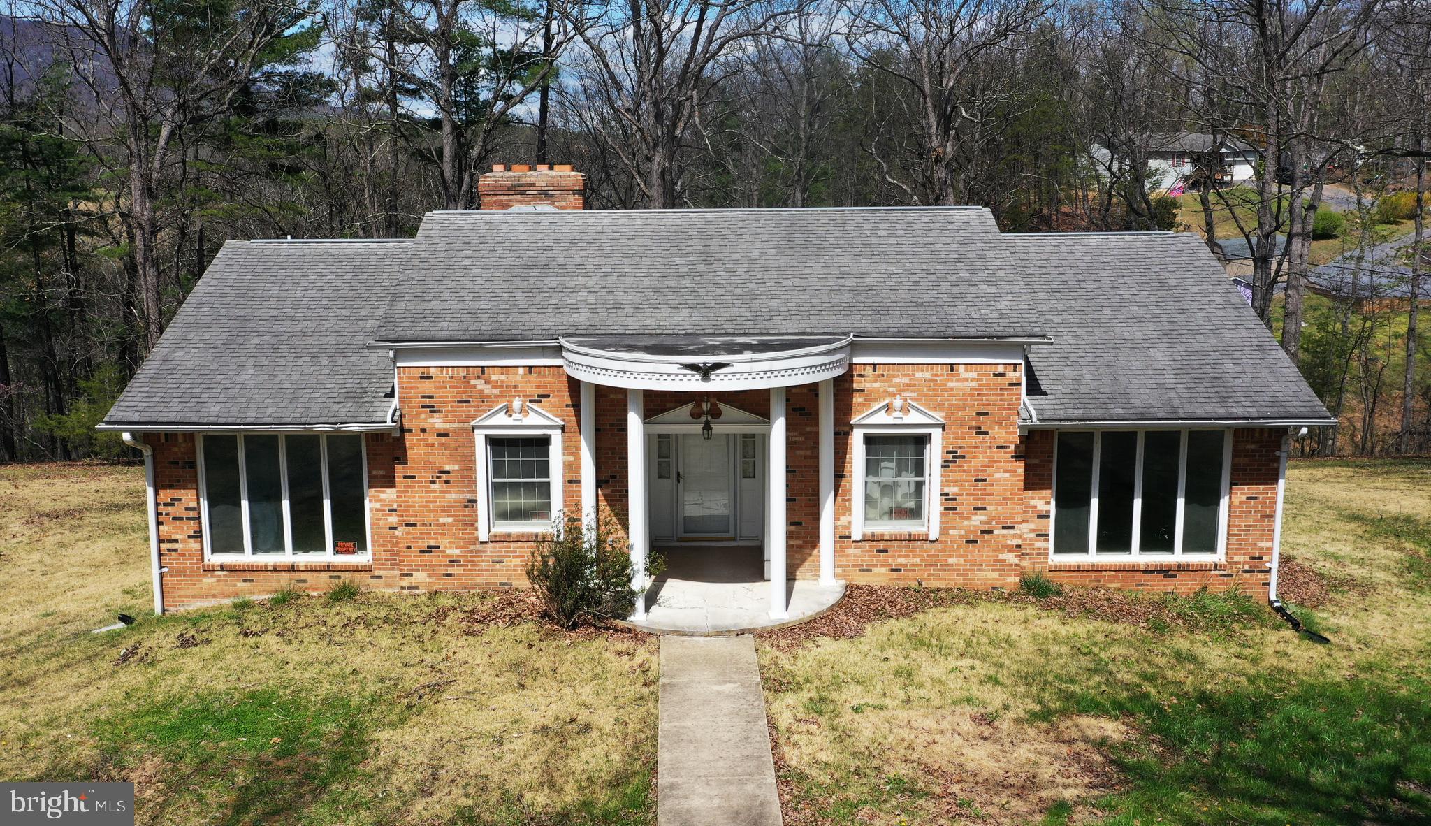 136 Ash Road Front Royal, VA 22630 - Photo 6 of 52 Front of house