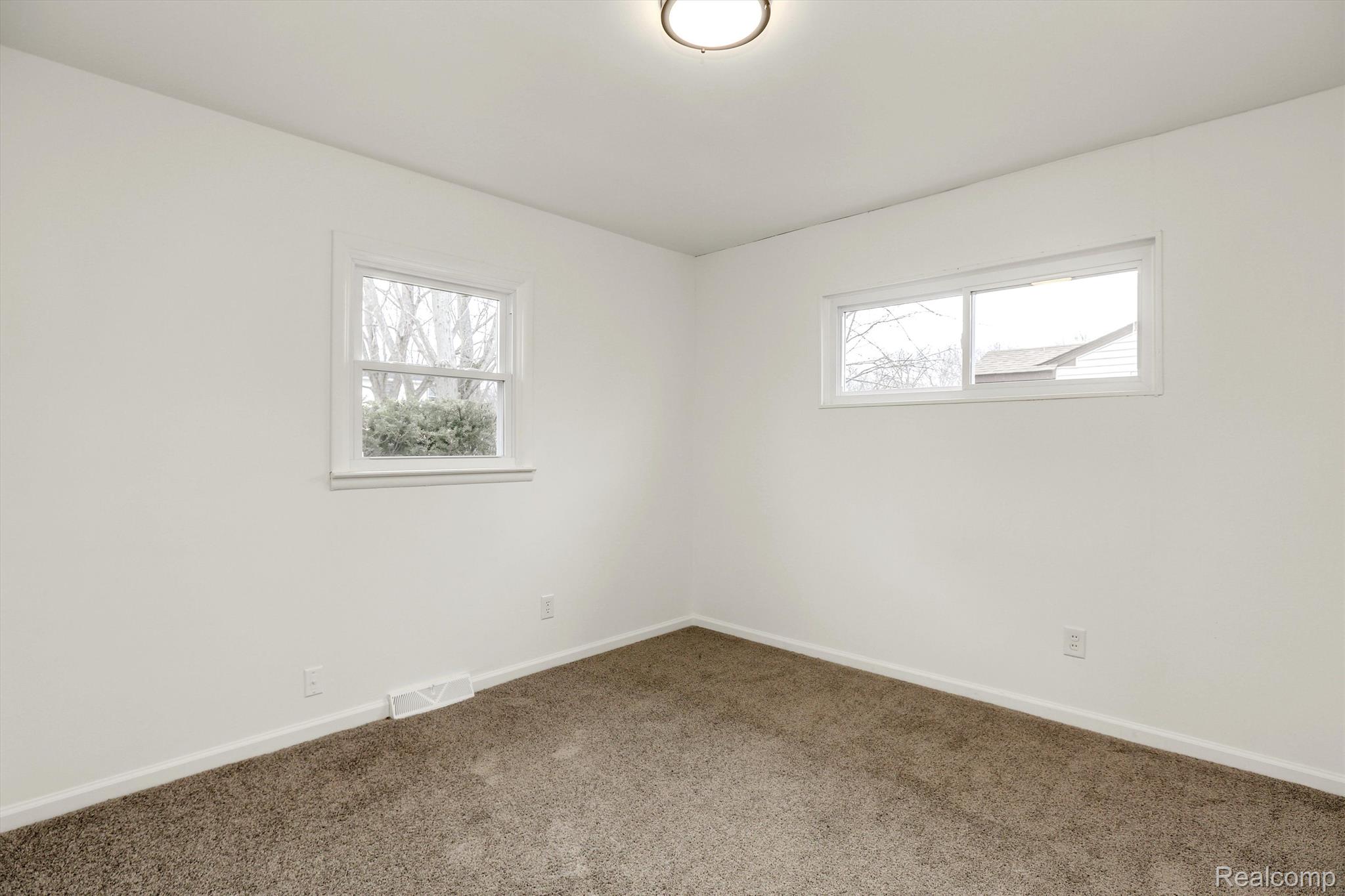 46054 Reed Street Belleville, MI 48111 - Photo 18 of 28 Gallery Image 18