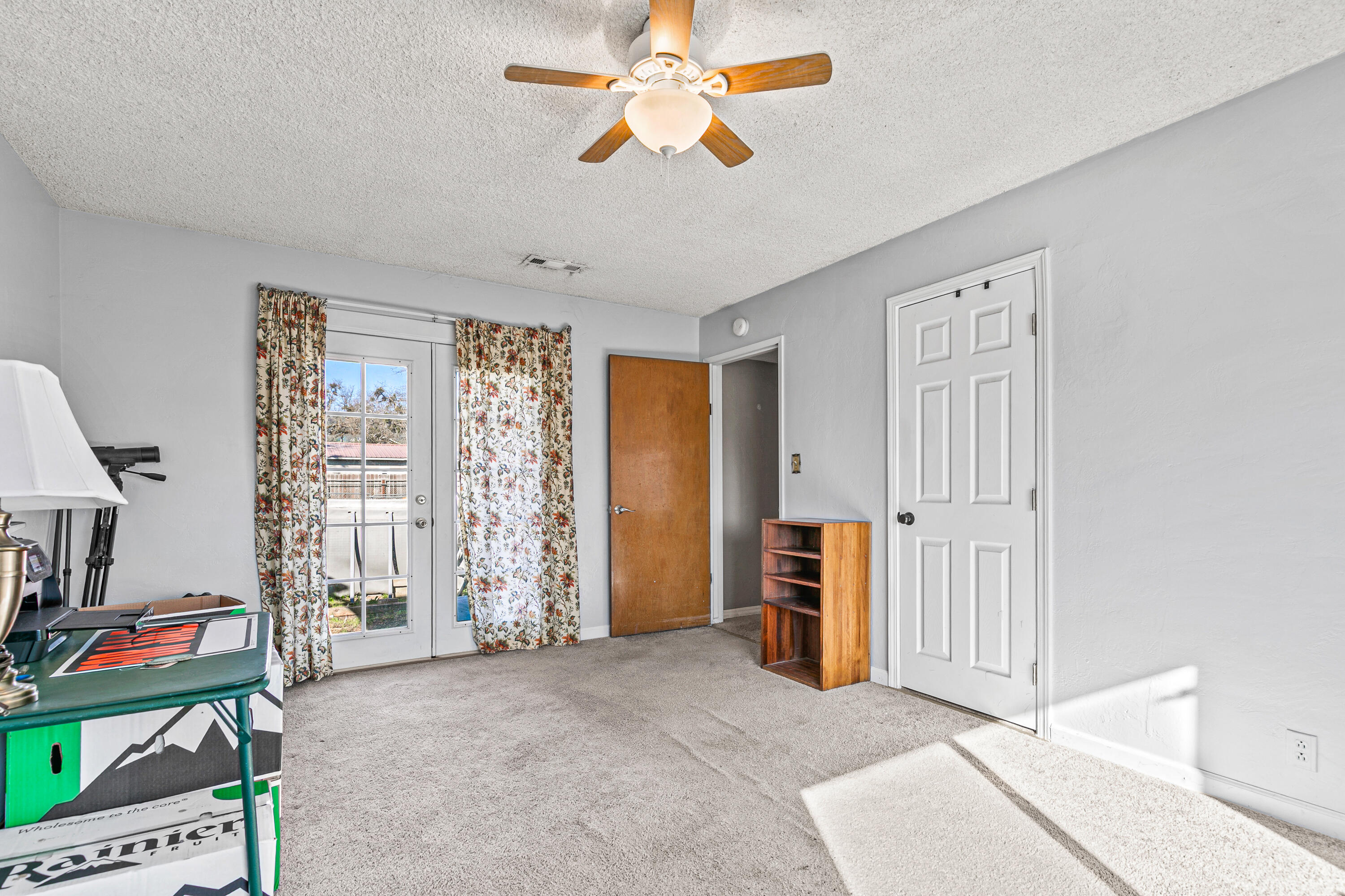 3200 Hanley Road Central Point, OR 97502 - Photo 13 of 25