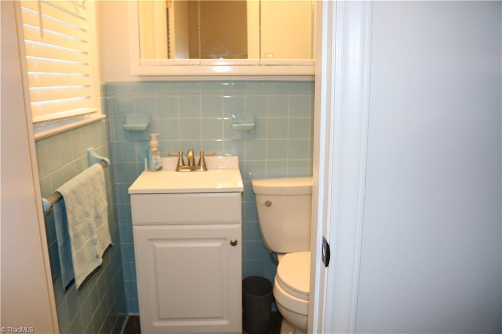 5133 Yukon Road Walkertown, NC 27051 - Photo 14 of 20 Master bath includes a walk - in shower.