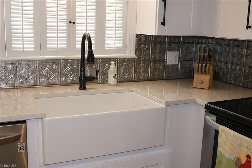 5133 Yukon Road Walkertown, NC 27051 - Photo 5 of 20 Farm sink!