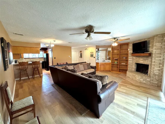 $170,000 | 3823 Knollcrest Drive, Montgomery, TX 77356