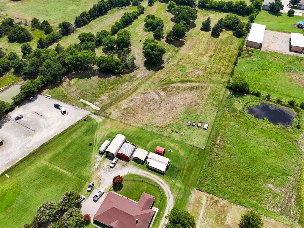 1709 State Highway 121 Bonham, TX 75418 - Photo 9 of 12
