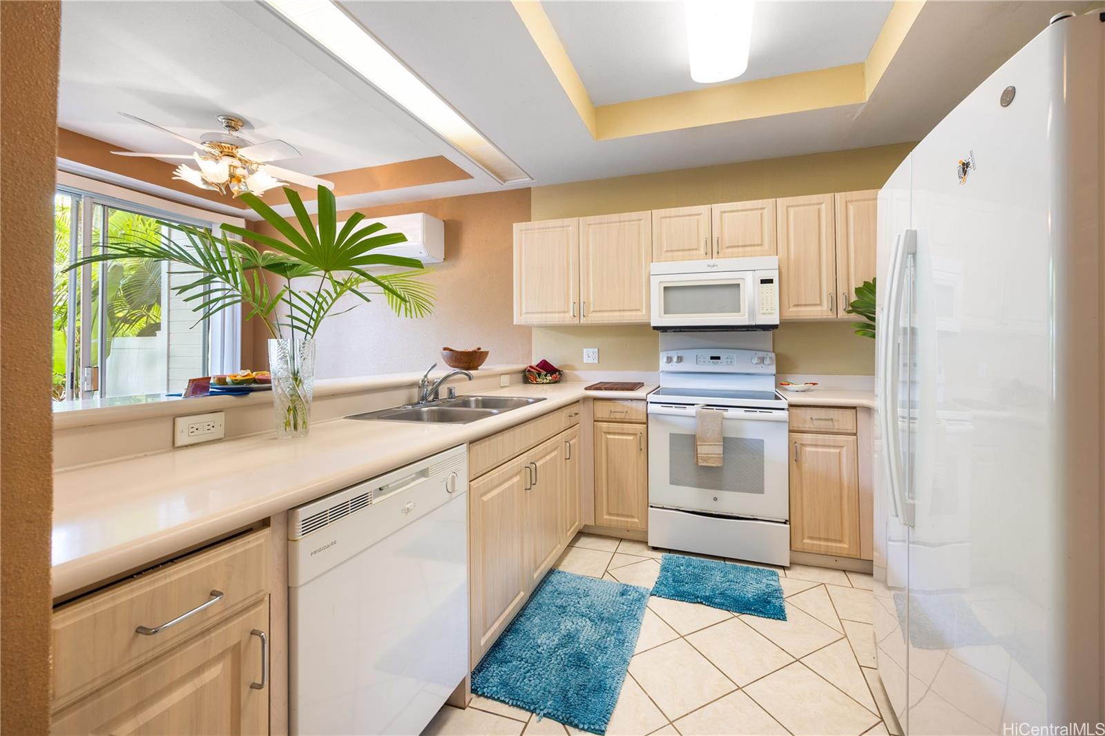 92-1551 Ali'inui Drive, Unit 17H Kapolei, HI 96707 - Photo 12 of 19 OLD COLORS ... NEW PHOTOS COMING UP