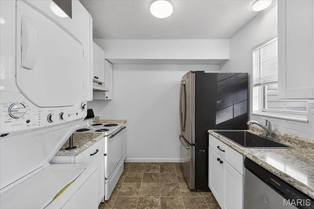 $209,000 | 8912 North Swan Circle, Brentwood, MO 63144