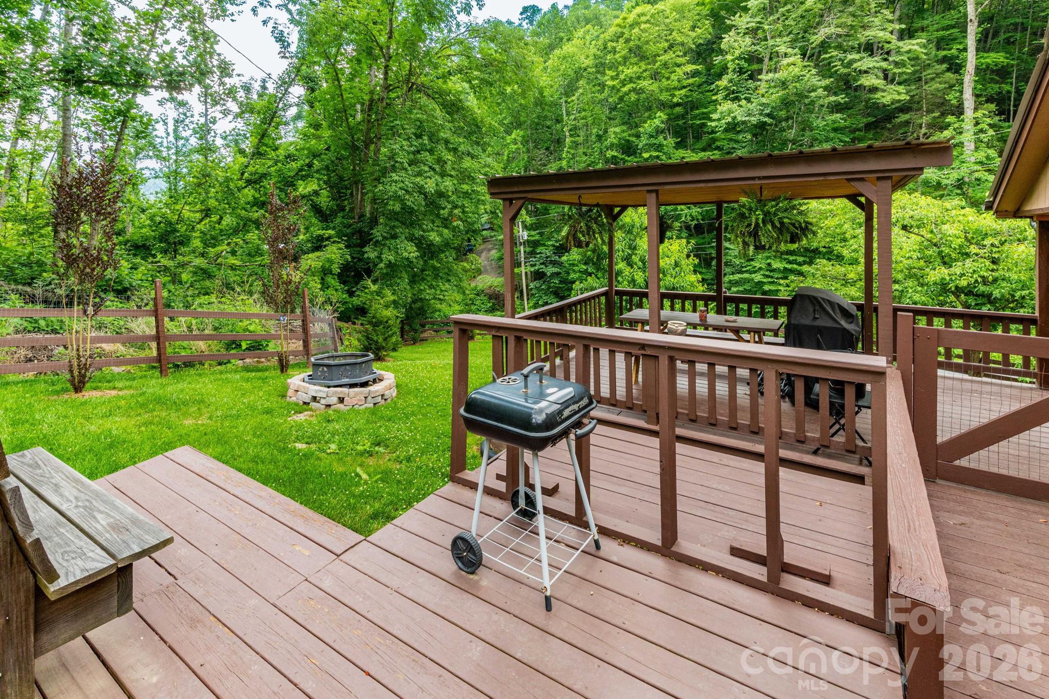 1014 Melton Branch Road Bakersville, NC 28705 - Photo 33 of 45