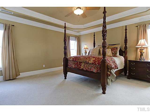 2716 Winter Song Road Raleigh, NC 27614 - Photo 17 of 25 Master Suite