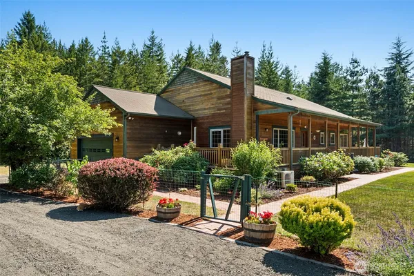 $985,000 | 3840 East Mason Lake Road, Shelton, WA 98584