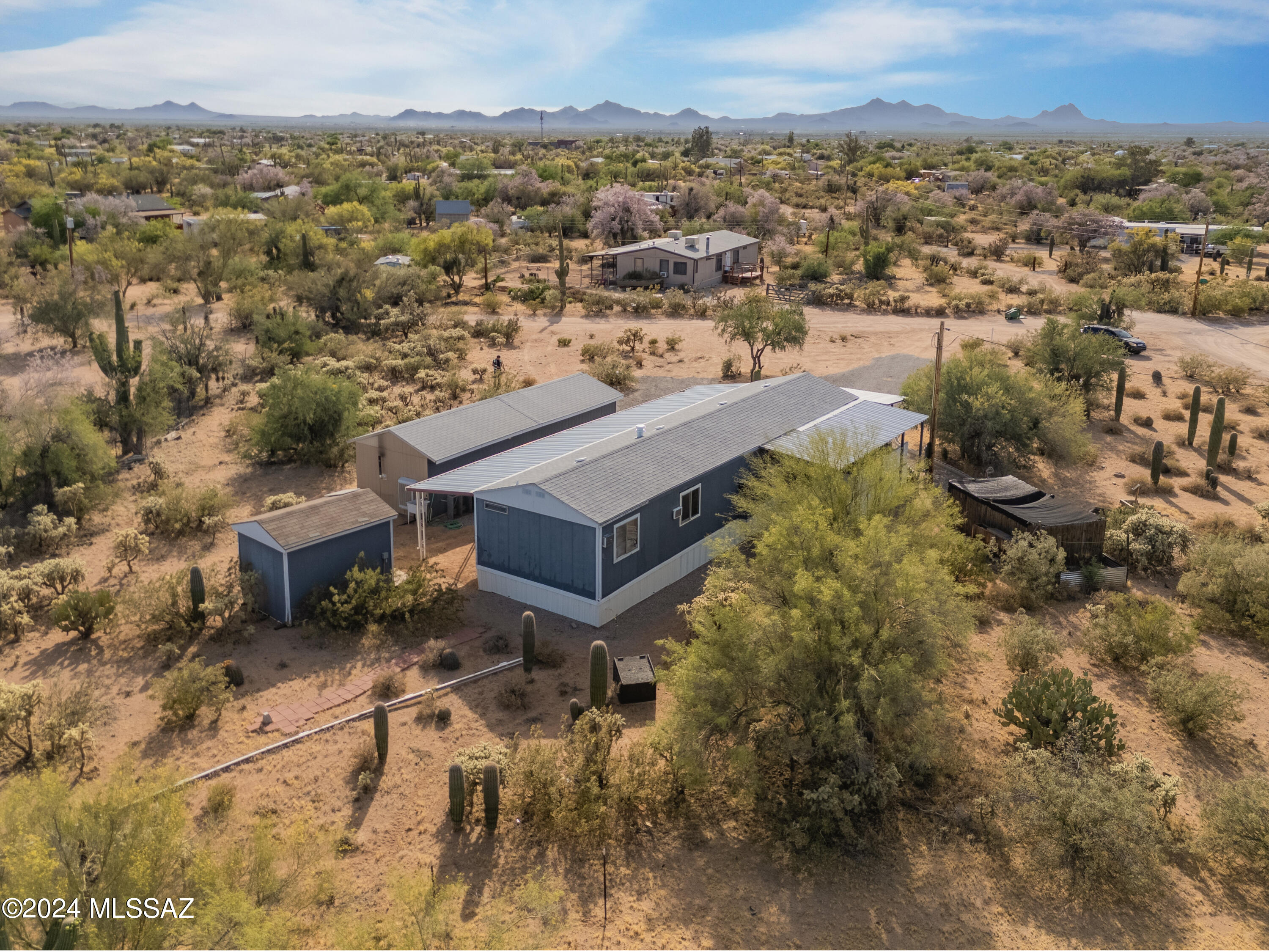 7340 North Gemstone Road Tucson, AZ 85743 - Photo 4 of 33 Gallery Image 4