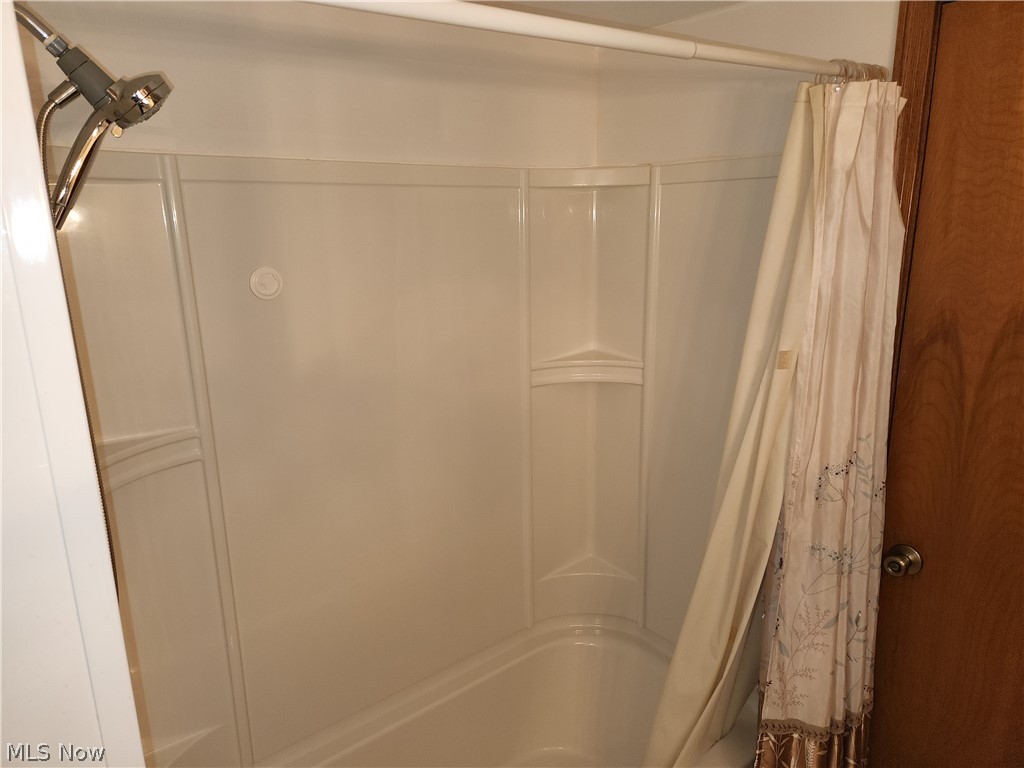 9740 Struthers Road New Middletown, OH 44442 - Photo 26 of 35 Full Bath