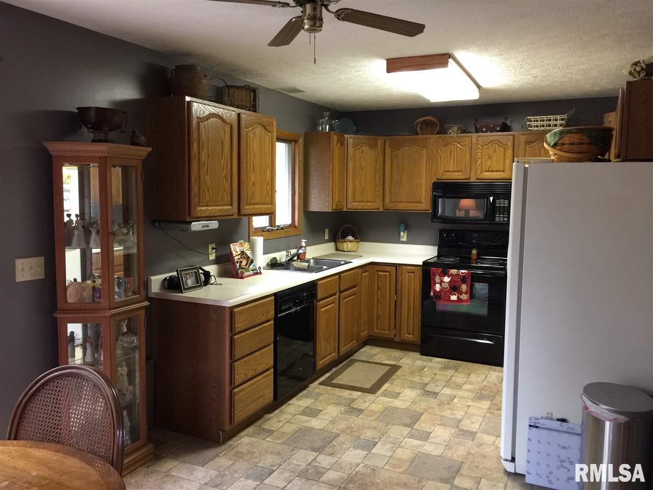 22901 Veterans Road Morton, IL 61550 - Photo 8 of 16 Gallery Image 8