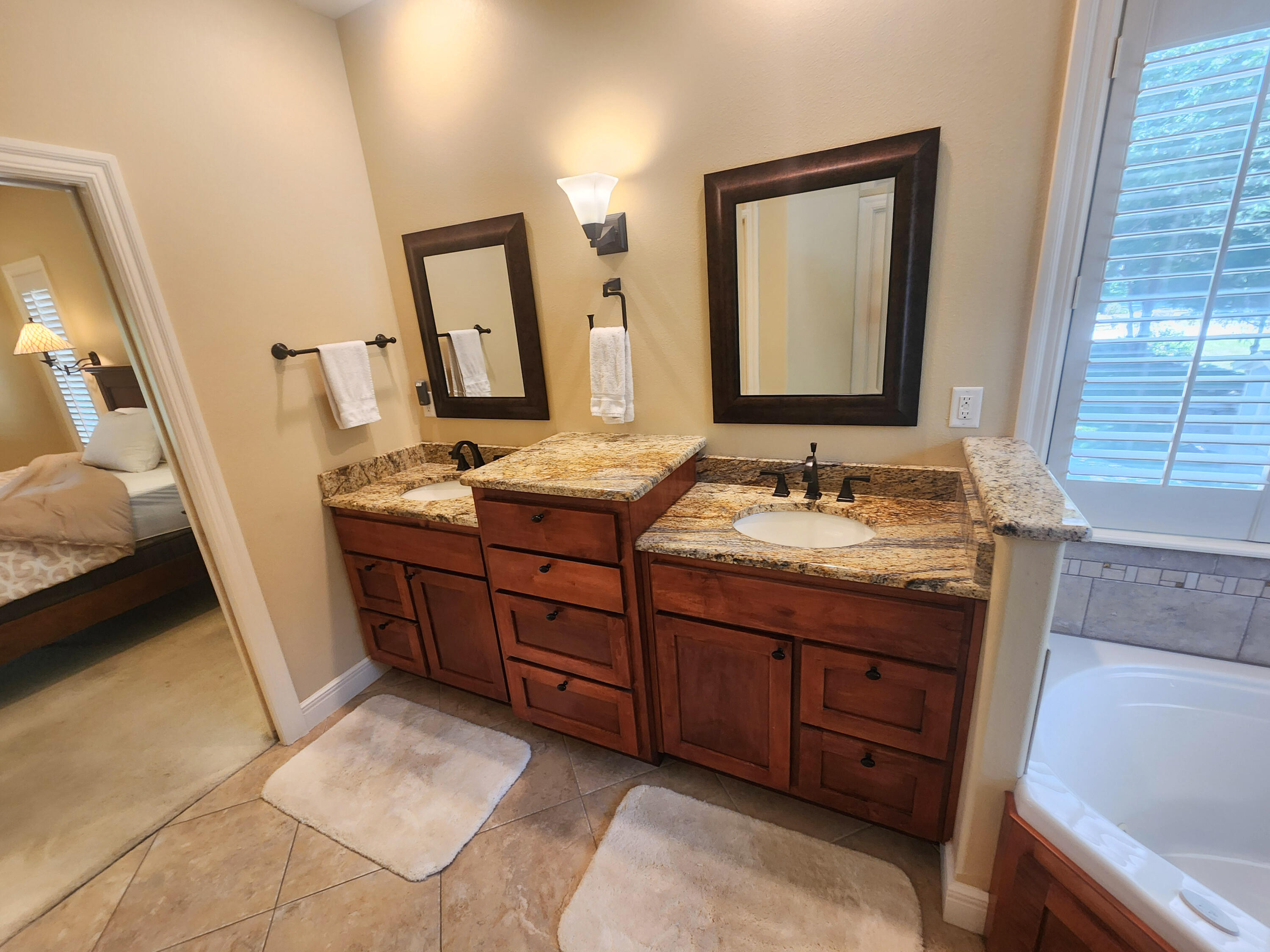 233 Sidehill Drive Ridgedale, MO 65739 - Photo 38 of 79 Main Level Master Bath