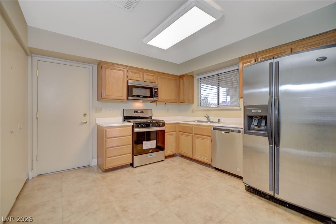 2828 Forrest Duke Court Las Vegas, NV 89108 - Photo 14 of 37