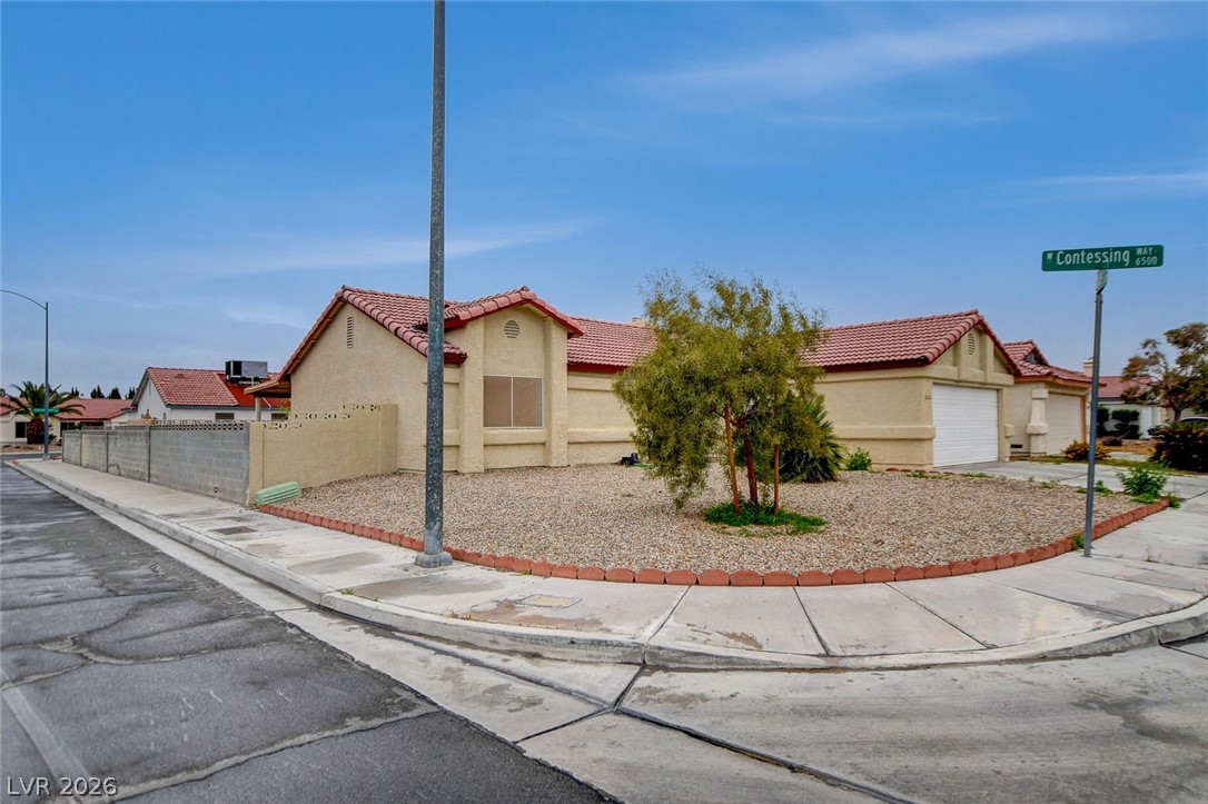 2828 Forrest Duke Court Las Vegas, NV 89108 - Photo 4 of 37