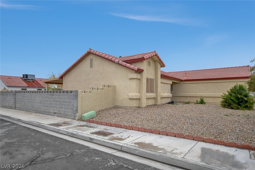 2828 Forrest Duke Court Las Vegas, NV 89108 - Photo 5 of 37