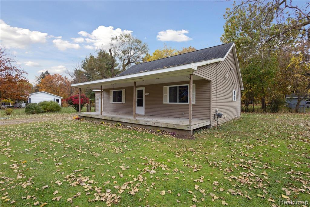 136 Meadow Lane Howell, MI 48855 - Photo 3 of 21