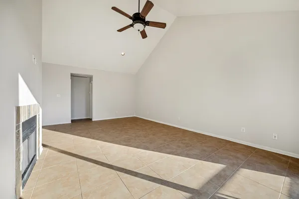 a view of a big room with closet
