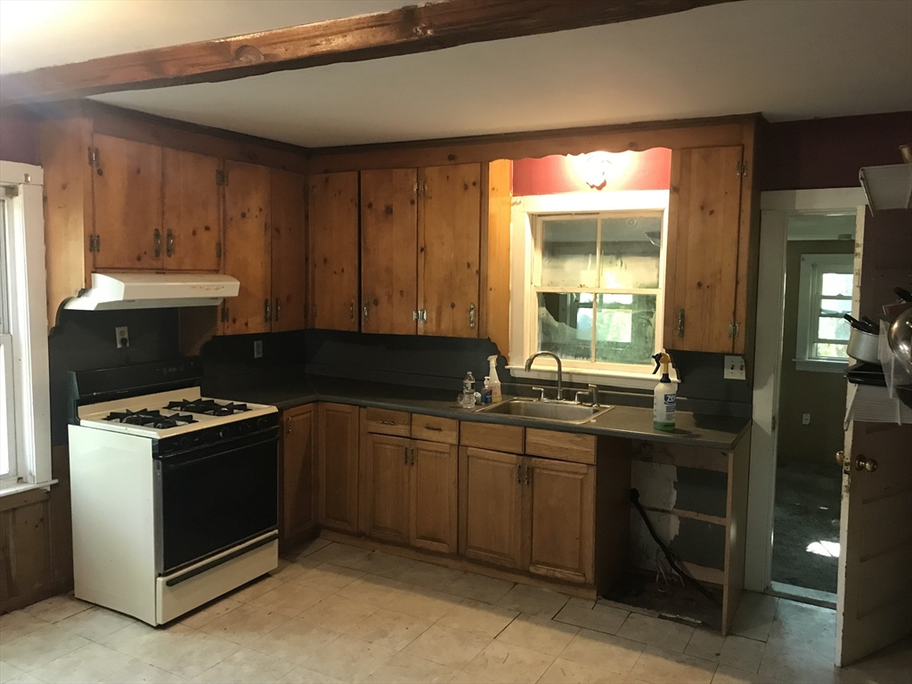 167 Spring Street Bridgewater, MA 02324 - Photo 5 of 17 Gallery Image 5