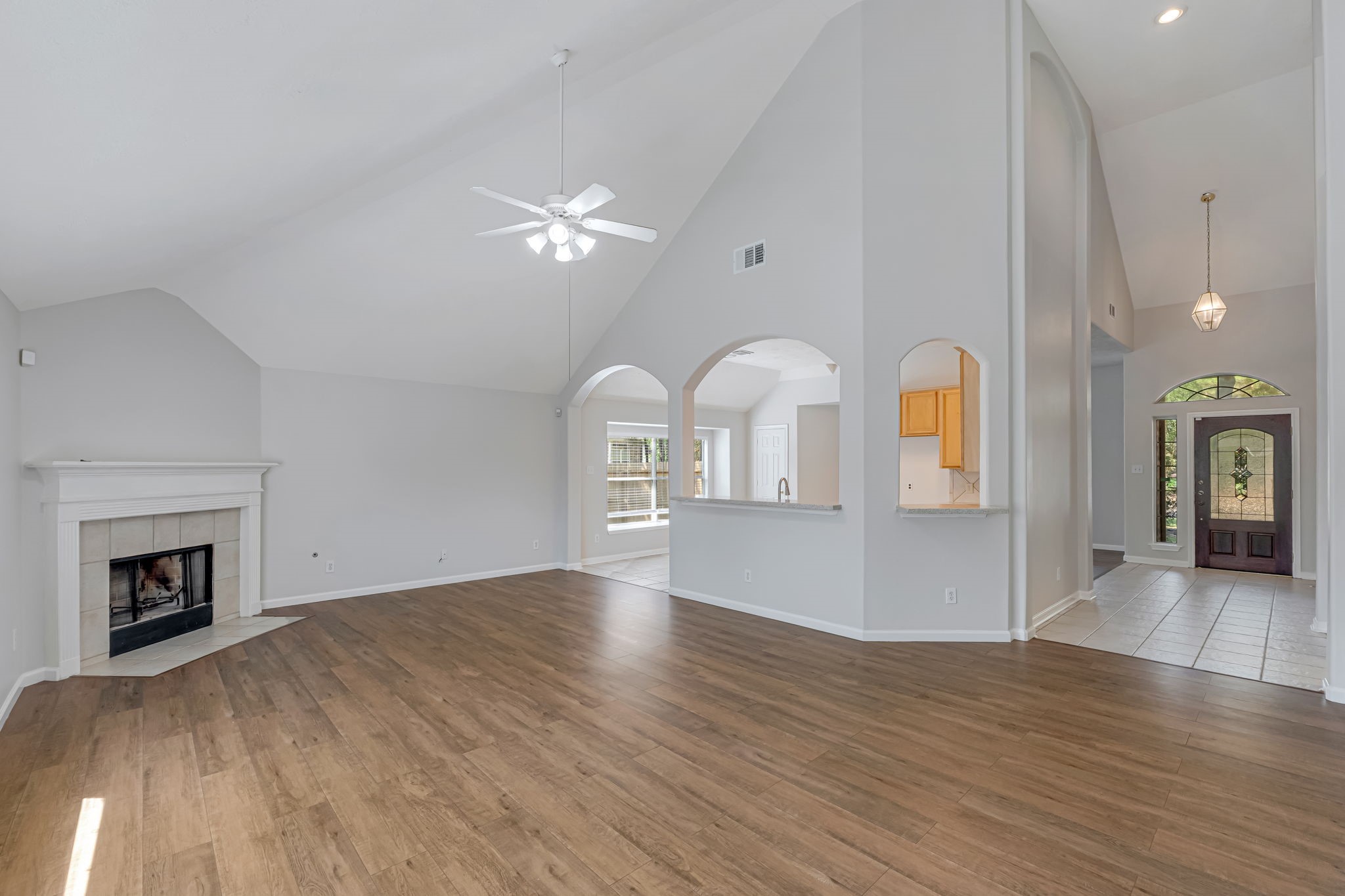 22 English Lavender Place The Woodlands, TX 77382 - Photo 2 of 31