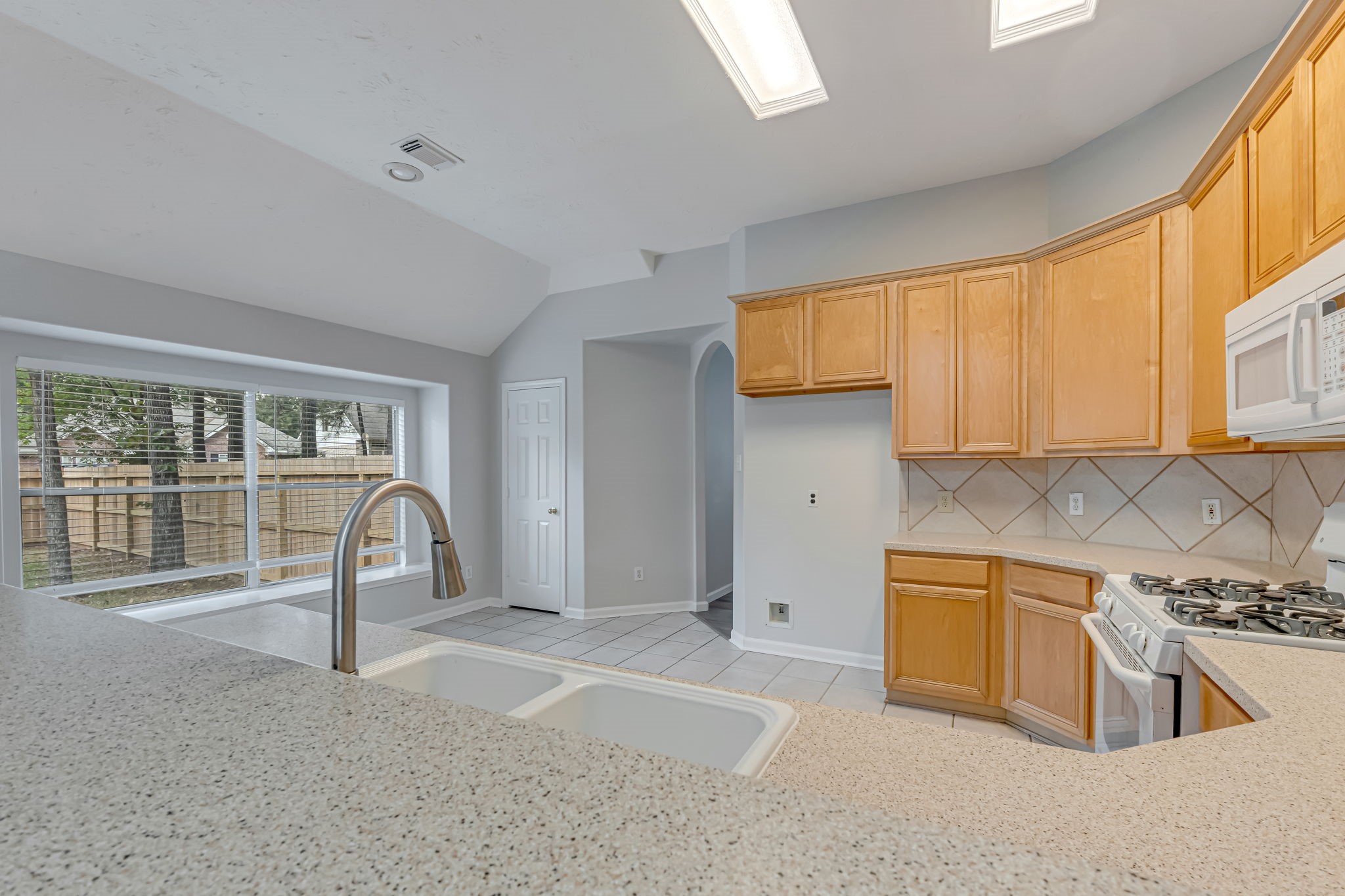 22 English Lavender Place The Woodlands, TX 77382 - Photo 7 of 31