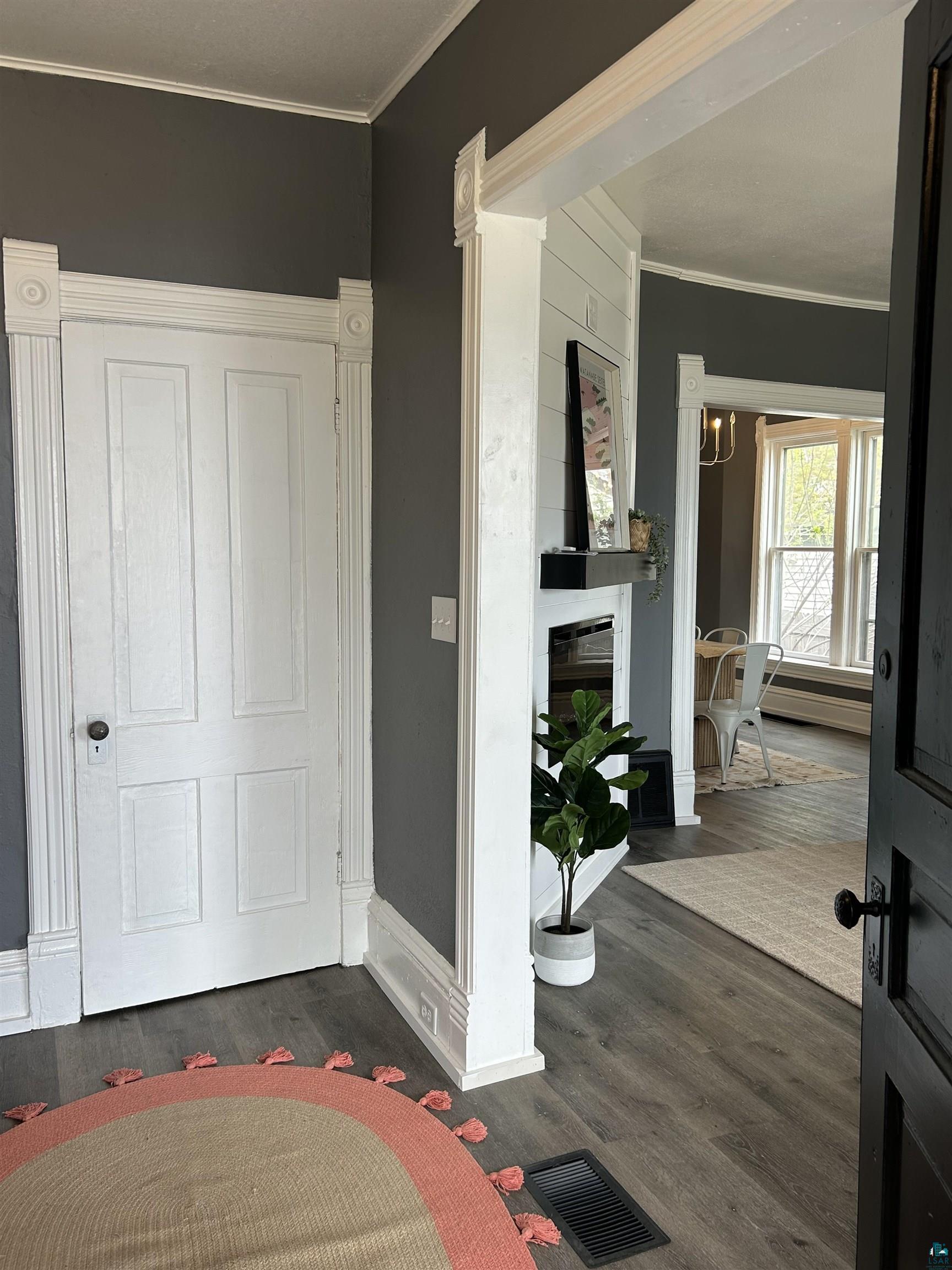5611 London Road Duluth, MN 55804 - Photo 4 of 44