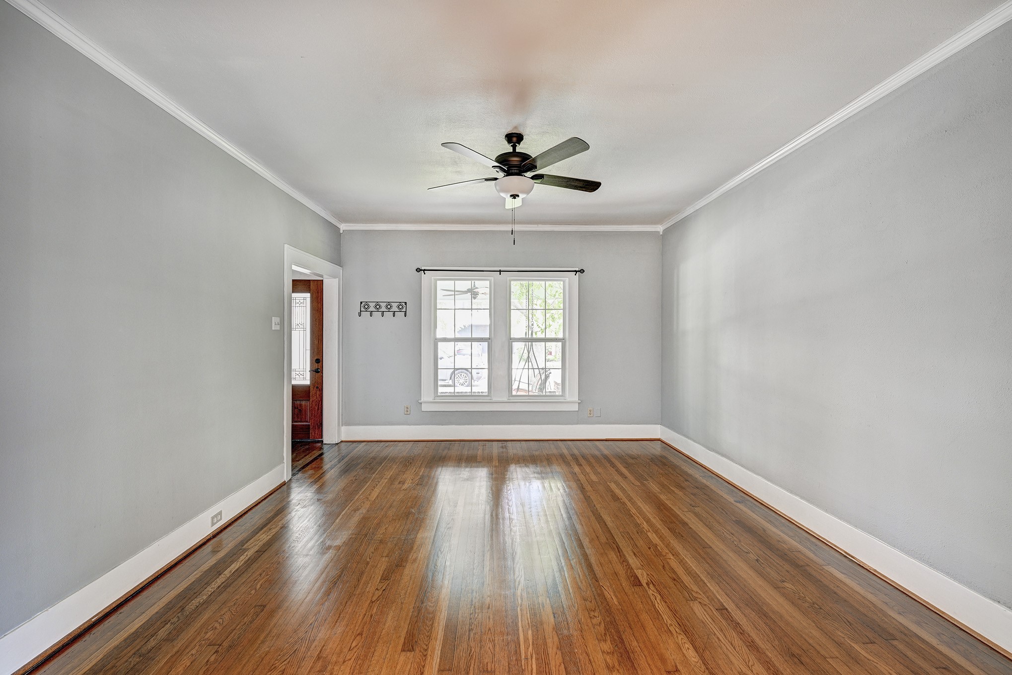 512 West Pierce Street Houston, TX 77019 - Photo 3 of 21 First Floor Den.