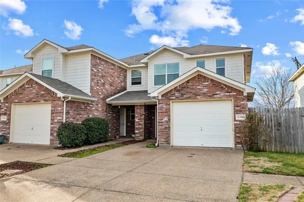 $2,000 | 2316 Kingsway Drive, Arlington, TX 76012