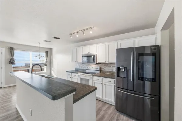 $2,000 | 2316 Kingsway Drive, Arlington, TX 76012