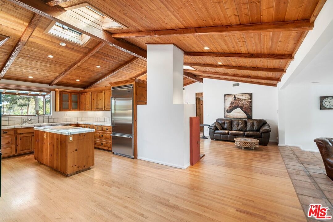 6579 Wandermere Road Malibu, CA 90265 - Photo 13 of 40 Gallery Image 13