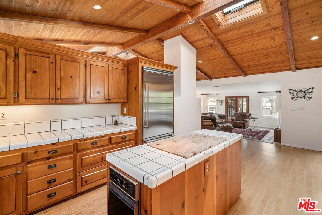 6579 Wandermere Road Malibu, CA 90265 - Photo 17 of 40 Gallery Image 17