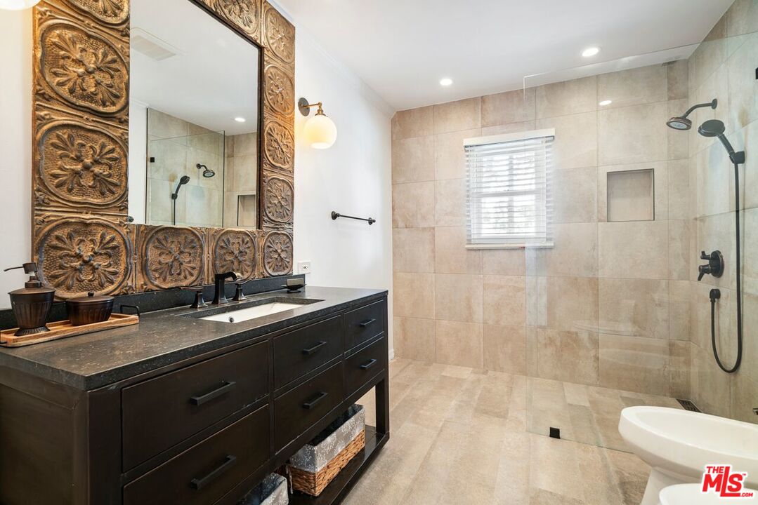6579 Wandermere Road Malibu, CA 90265 - Photo 18 of 40 Gallery Image 18