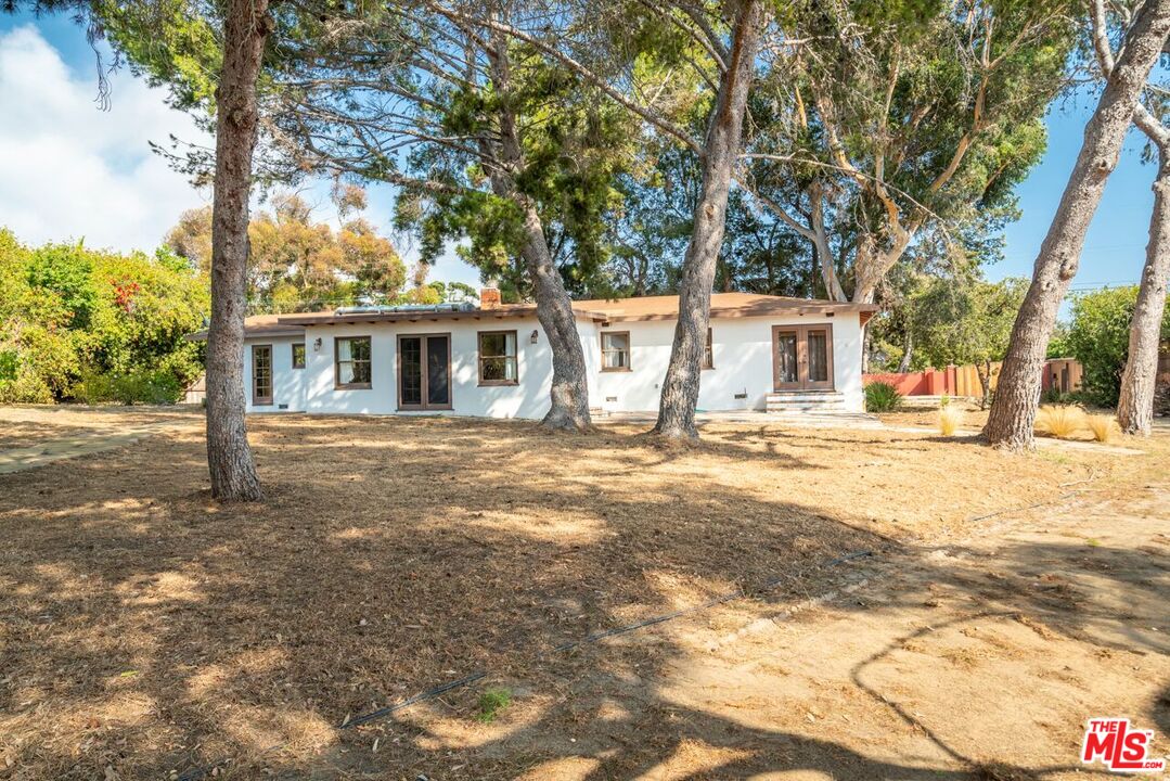 6579 Wandermere Road Malibu, CA 90265 - Photo 25 of 40 Gallery Image 25