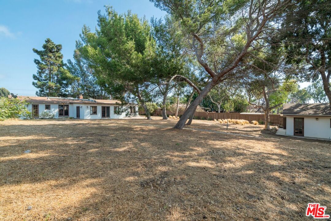 6579 Wandermere Road Malibu, CA 90265 - Photo 28 of 40 Gallery Image 28