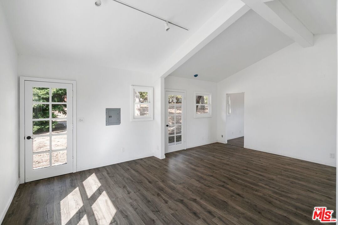 6579 Wandermere Road Malibu, CA 90265 - Photo 32 of 40 Gallery Image 32