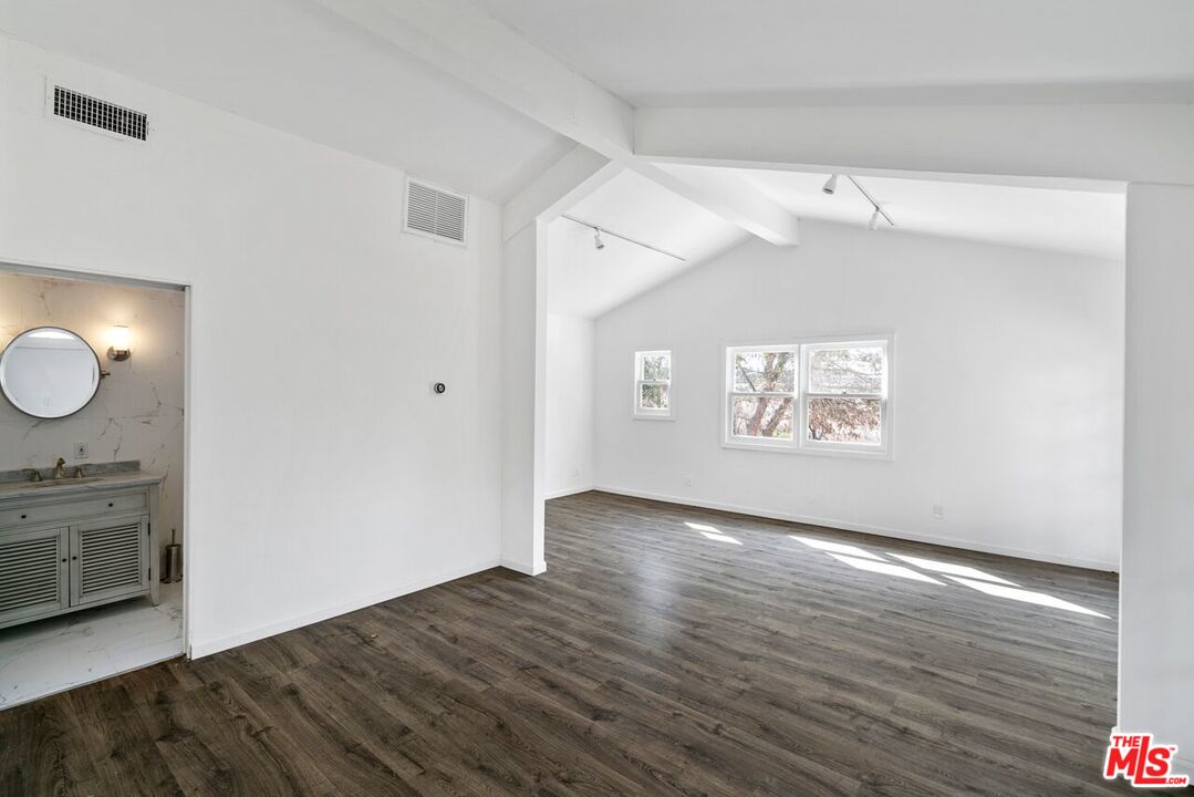 6579 Wandermere Road Malibu, CA 90265 - Photo 34 of 40 Gallery Image 34