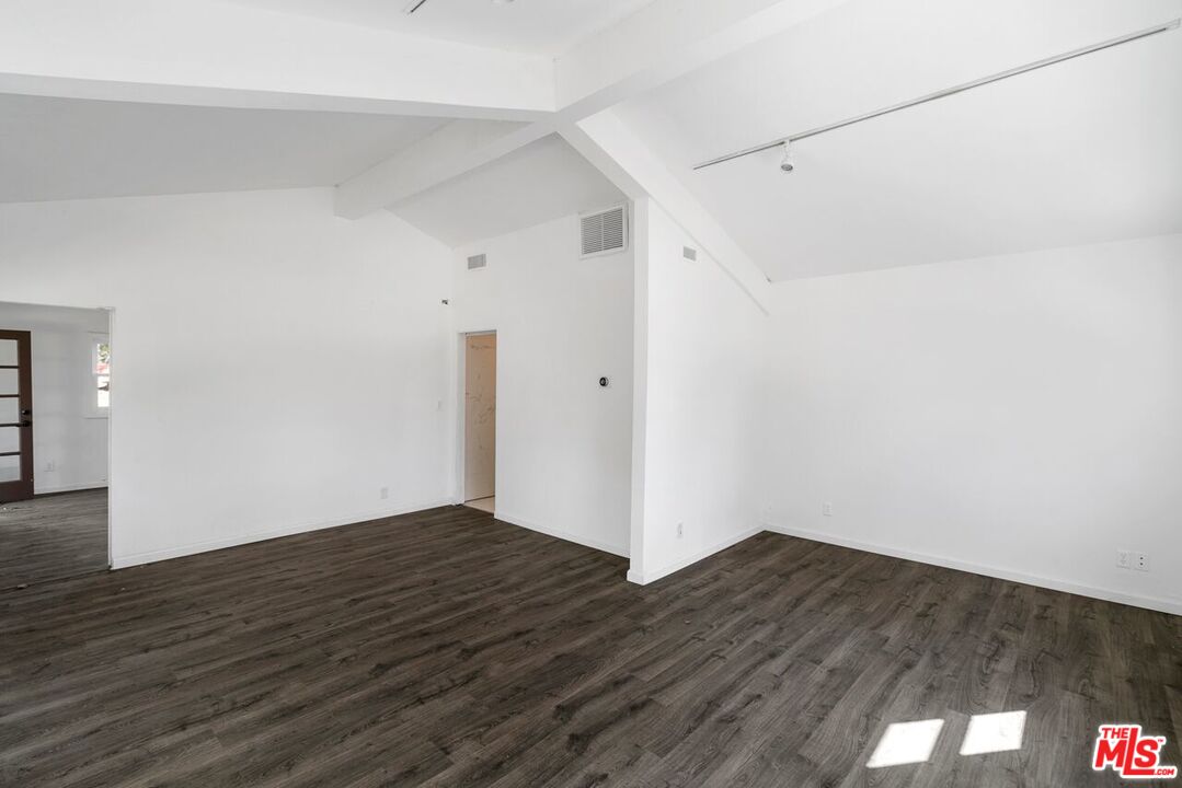 6579 Wandermere Road Malibu, CA 90265 - Photo 35 of 40 Gallery Image 35