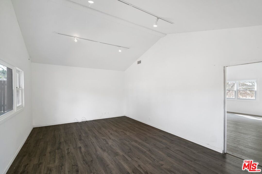 6579 Wandermere Road Malibu, CA 90265 - Photo 36 of 40 Gallery Image 36
