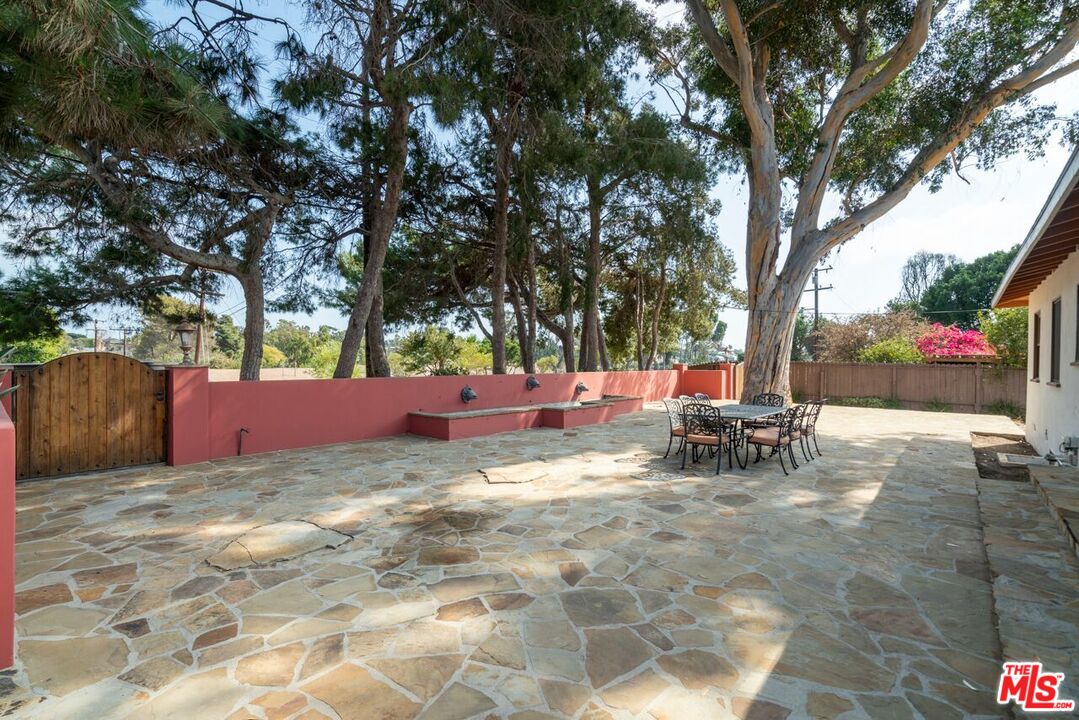 6579 Wandermere Road Malibu, CA 90265 - Photo 5 of 40 Gallery Image 5