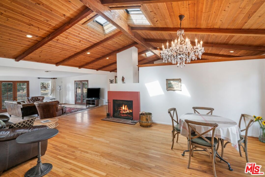 6579 Wandermere Road Malibu, CA 90265 - Photo 8 of 40 Gallery Image 8