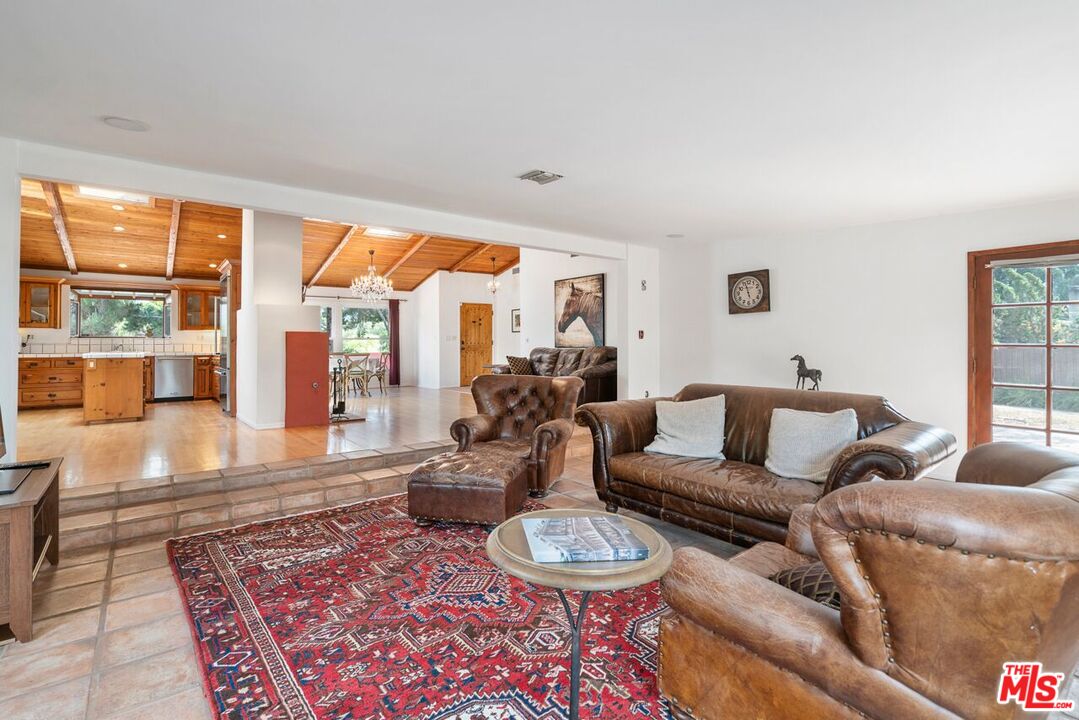 6579 Wandermere Road Malibu, CA 90265 - Photo 10 of 40 Gallery Image 10