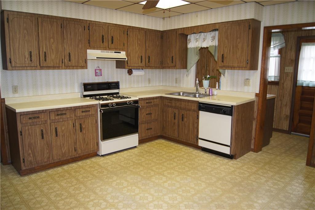 917 Walnut Street Springdale, PA 15144 - Photo 4 of 12 Gallery Image 4